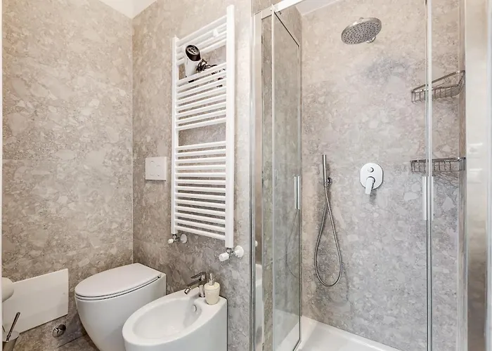 Trevi Fountain - Shabby - Romedreamhome *