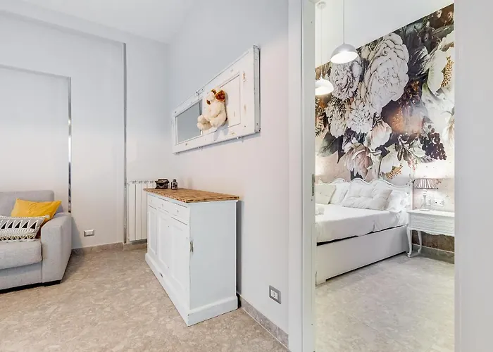 Trevi Fountain - Shabby - Romedreamhome