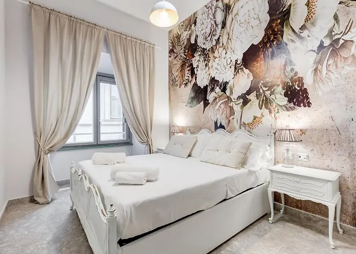 Trevi Fountain - Shabby - Romedreamhome *