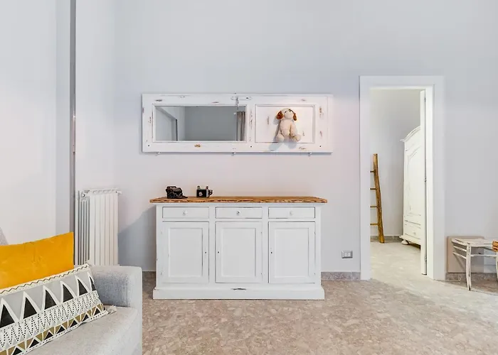 Trevi Fountain - Shabby - Romedreamhome *